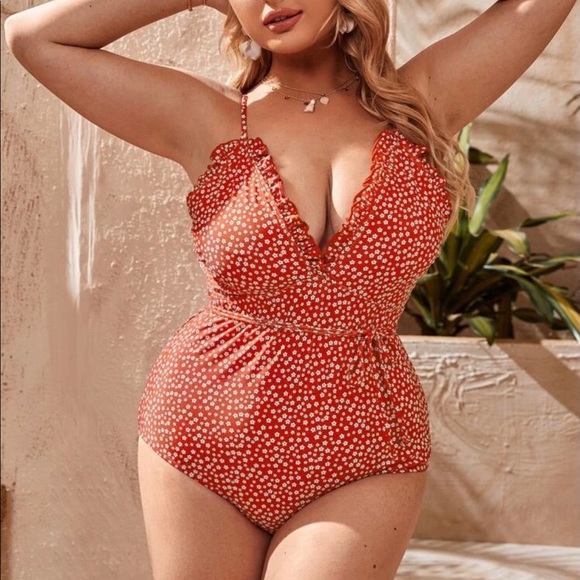 Other - Plus Size Swim Suit 🔥🔥